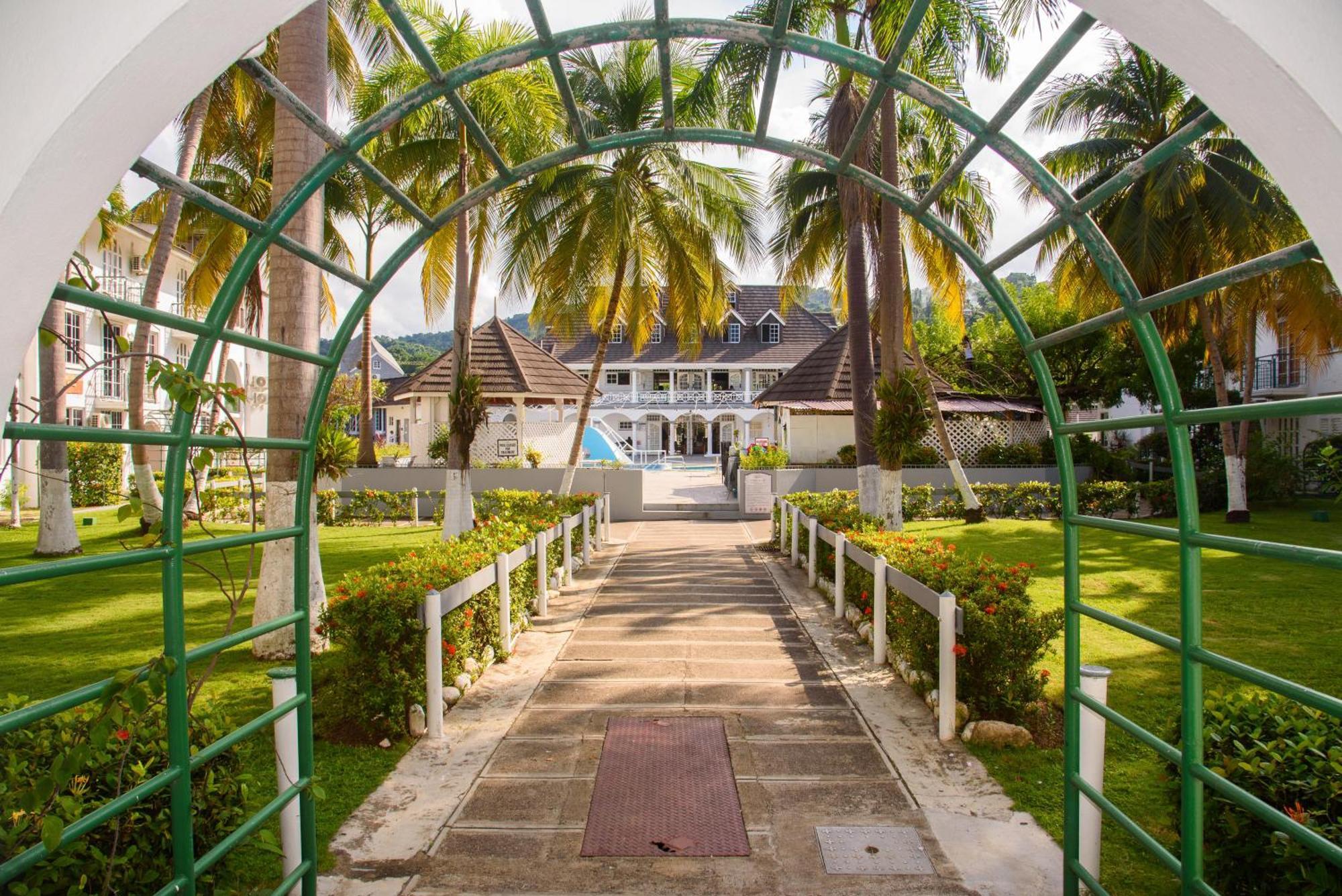 Czar'S Oasis Apt B27 @ Ocho Rios Exteriör bild